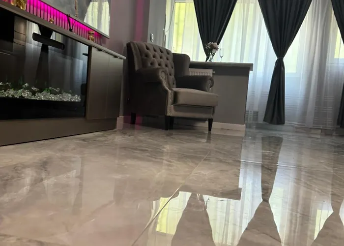 Silver Studio At Just 8 Minutes Distance Of Center