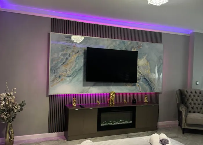 Silver Studio At Just 8 Minutes Distance Of Center