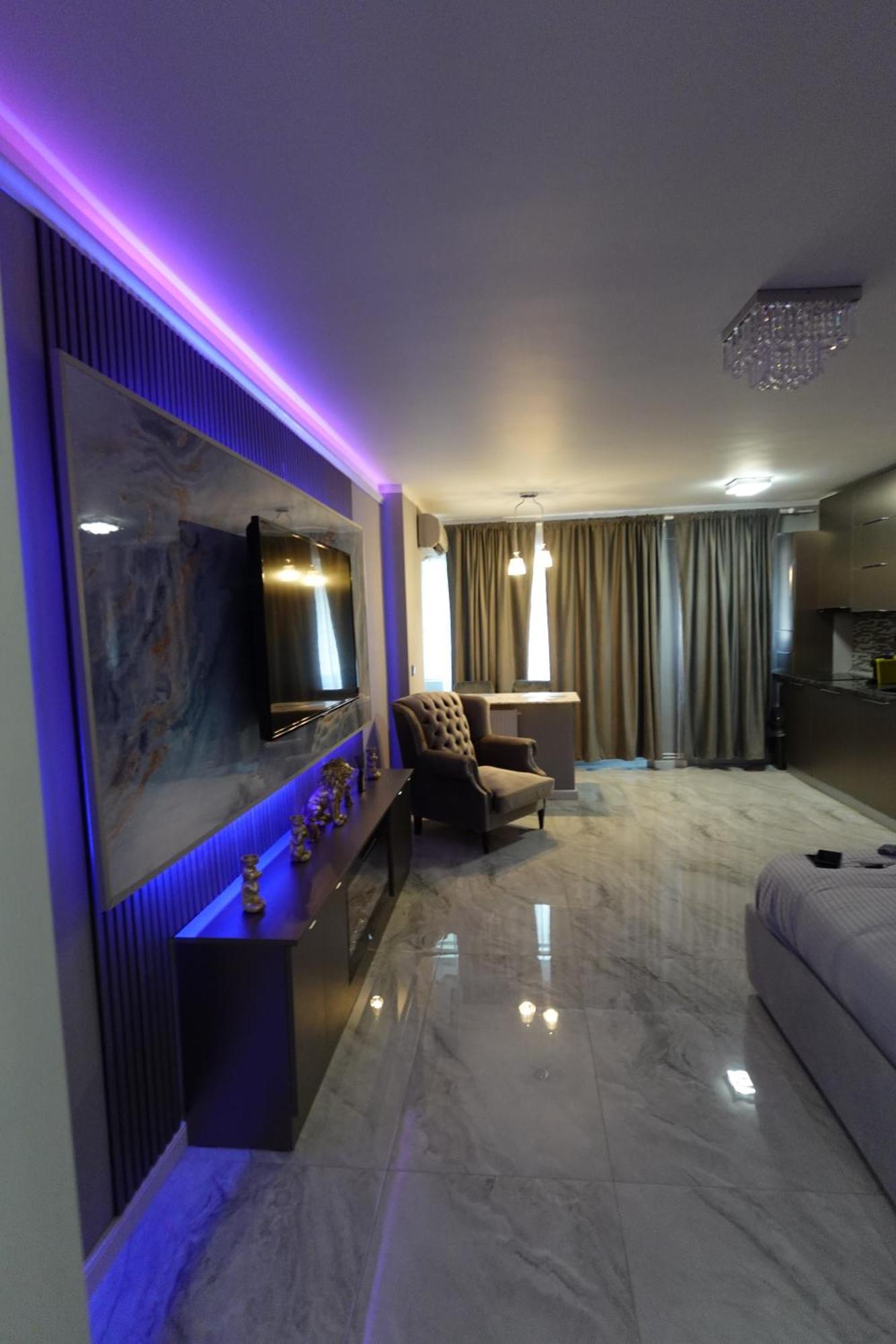 Silver At Just 8 Minutes Distance Of Center Appartement Bucarest